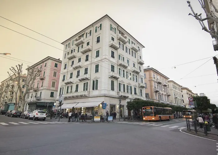 Ca'vour Гостевой дом Специя